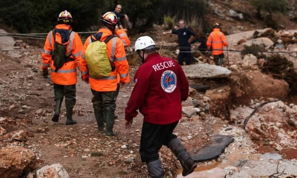 Όλυμπος: Επιχείρηση διάσωσης προσπαθεί να σώσει εγκλωβισμένο ορειβάτη
